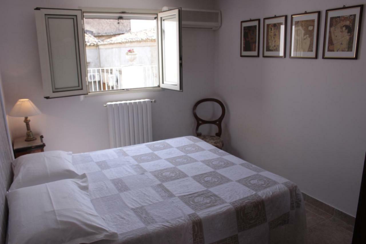B&B Loft Famiglia Arezzo Ragusa Exteriör bild